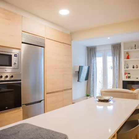 Piso Centrico En Apartamento *