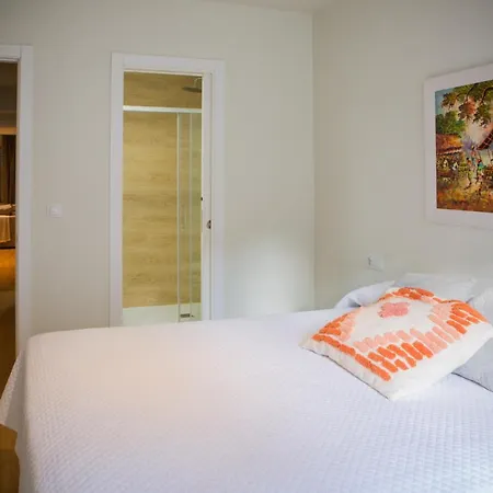 Piso Centrico En Apartamento *